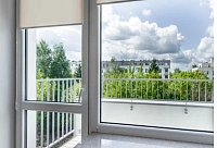 Белые пластиковые двери Белые пластиковые двери